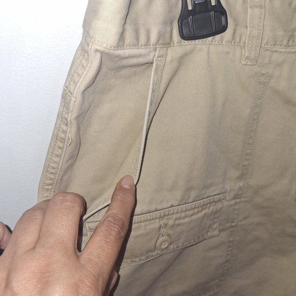 NY Khaki Shorts- W Sz 14 - Picture 2 of 6